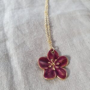 hibiscus necklace